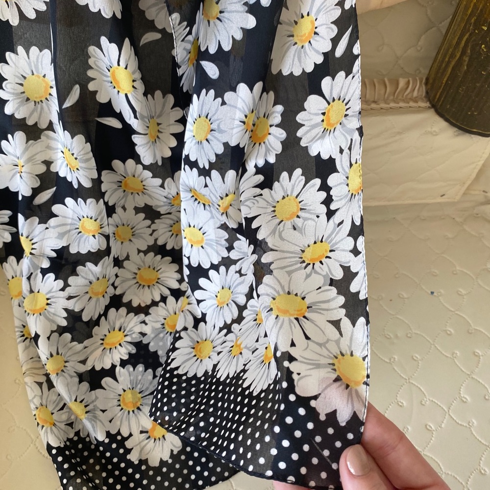 Vintage italian black daisy scarf